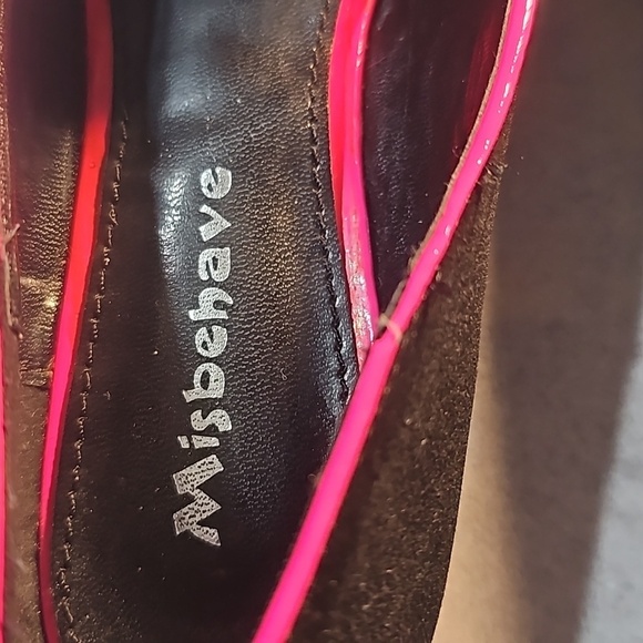 Misbehave Slipon Embroidered Flats - Picture 7 of 8